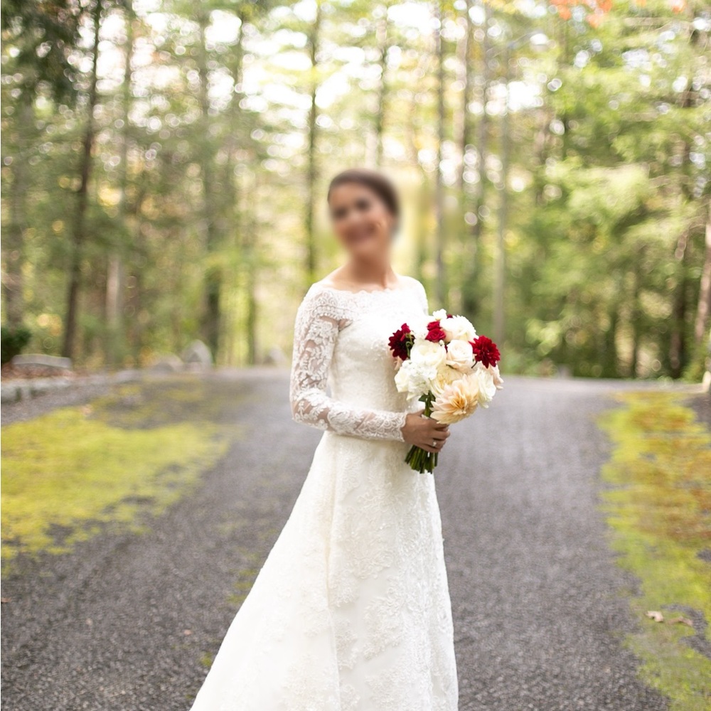 Lace Long Sleeve Bridal Wedding Dress in Ivory